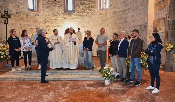 Locandina: Inaugurazione della BIBLIOCABINA #LibriInCircolo